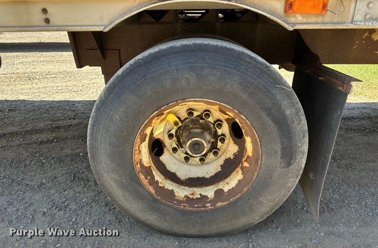 image for item EB2572 2008 Barrett livestock trailer