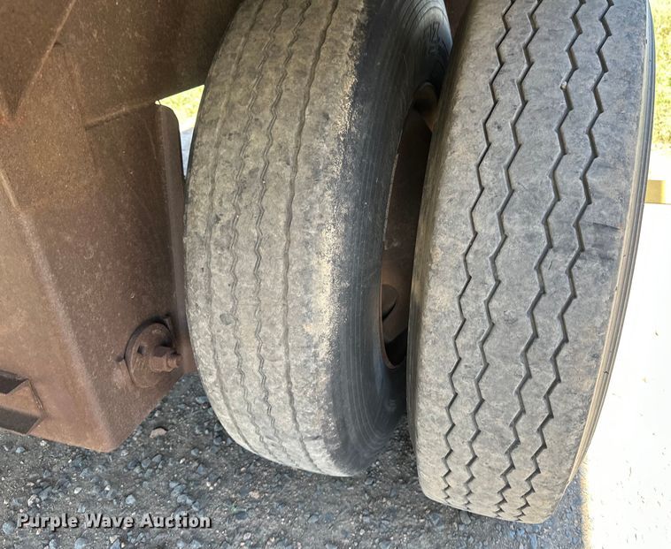 image for item EB2572 2008 Barrett livestock trailer