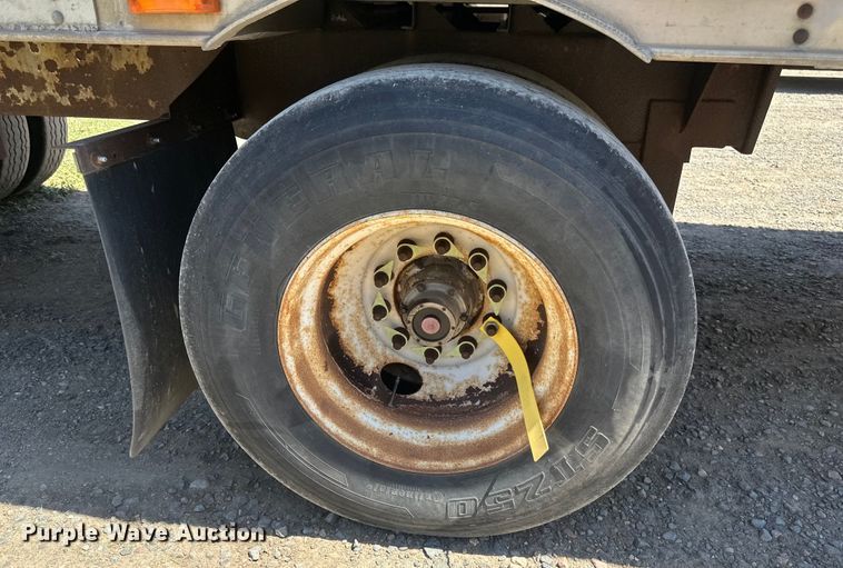 image for item EB2572 2008 Barrett livestock trailer