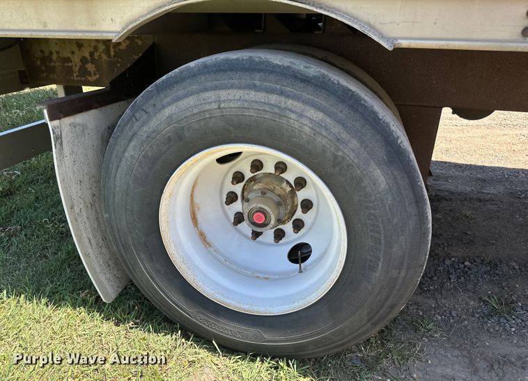 image for item EB2572 2008 Barrett livestock trailer