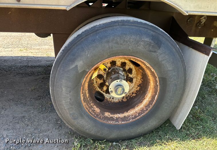 image for item EB2572 2008 Barrett livestock trailer