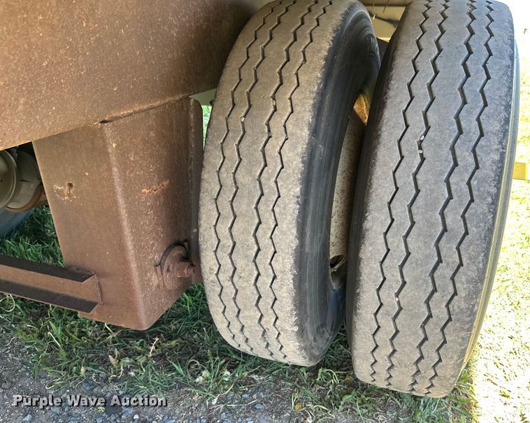 image for item EB2572 2008 Barrett livestock trailer