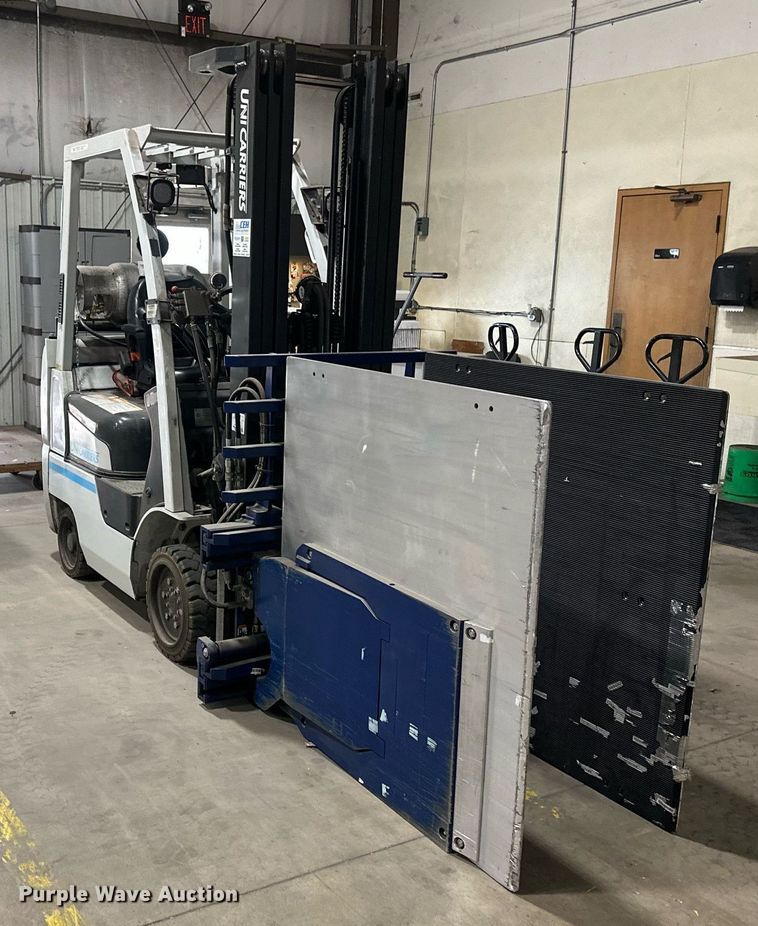 image for item EB2585 2019 UniCarriers CSF40 forklift