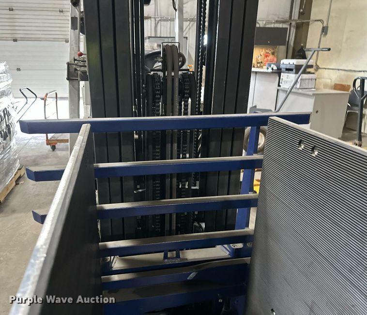 image for item EB2585 2019 UniCarriers CSF40 forklift