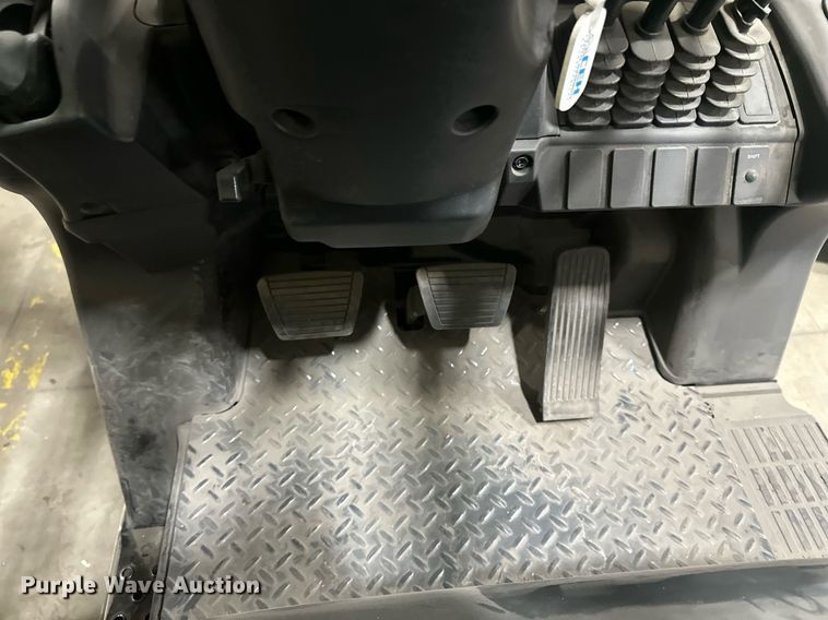 image for item EB2585 2019 UniCarriers CSF40 forklift