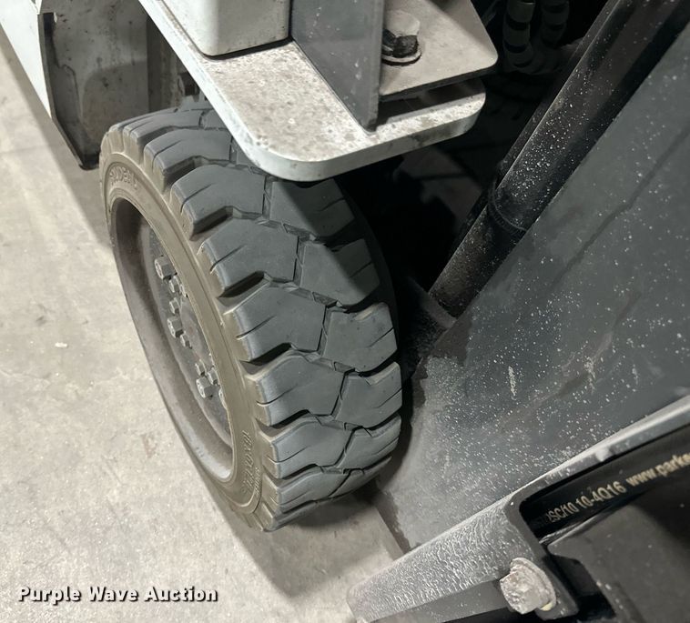 image for item EB2585 2019 UniCarriers CSF40 forklift