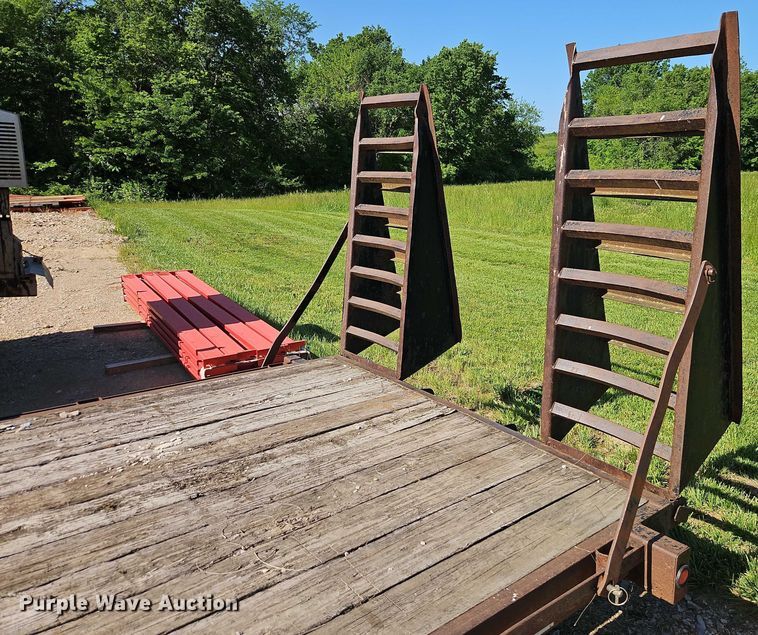 image for item EB8065 2007 Starlite equipment trailer