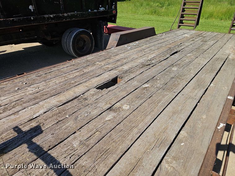 image for item EB8065 2007 Starlite equipment trailer