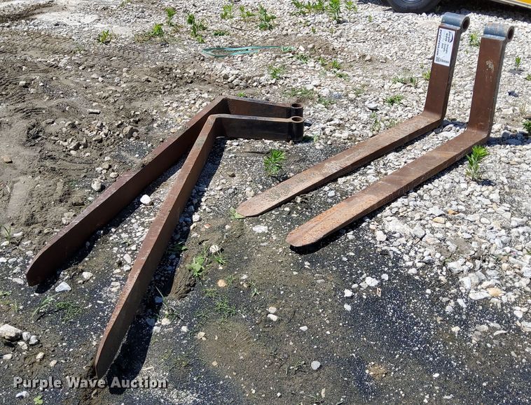 image for item EB8084 (2) sets of forks