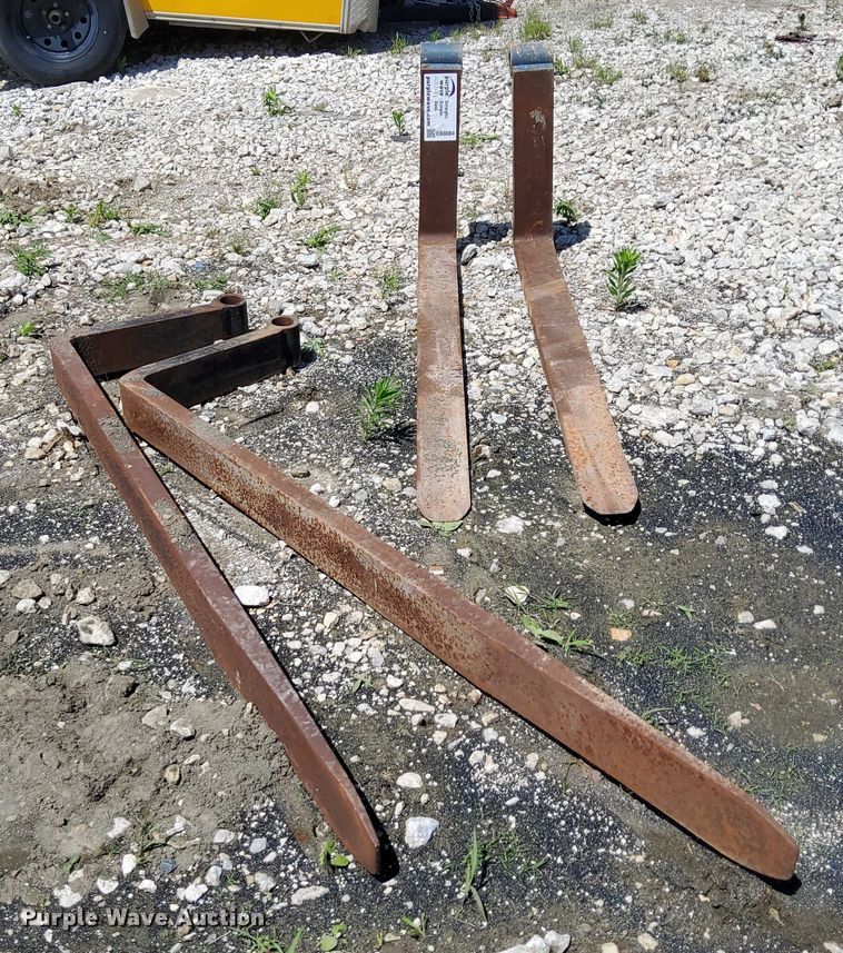 image for item EB8084 (2) sets of forks