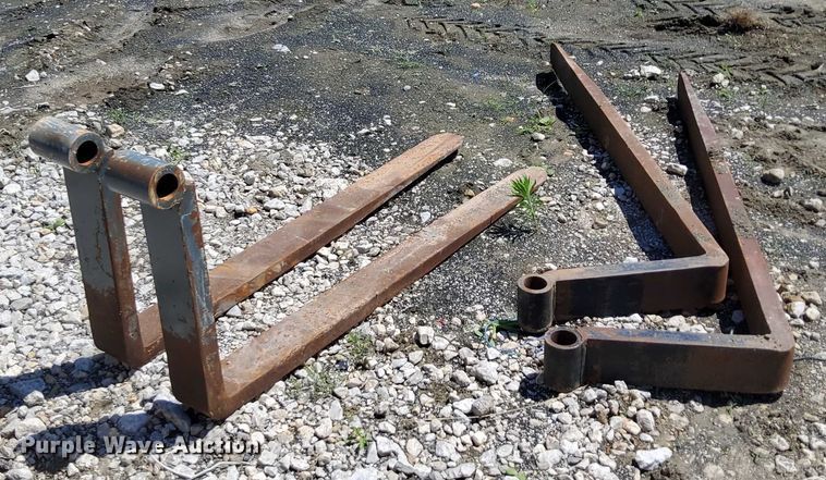 image for item EB8084 (2) sets of forks