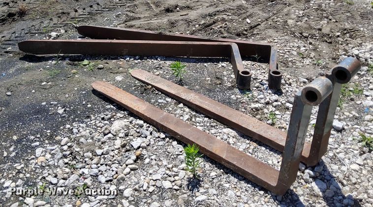 image for item EB8084 (2) sets of forks