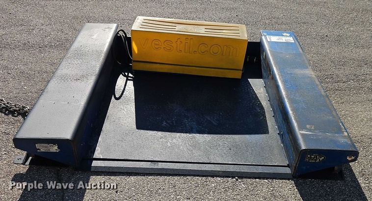 image for item EB8086 Vestil 2HLTG-4450 lift