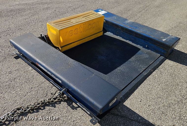 image for item EB8086 Vestil 2HLTG-4450 lift