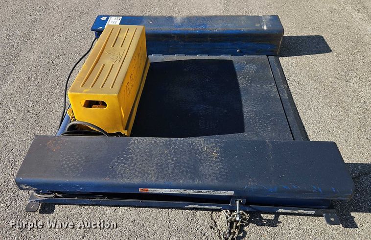 image for item EB8086 Vestil 2HLTG-4450 lift