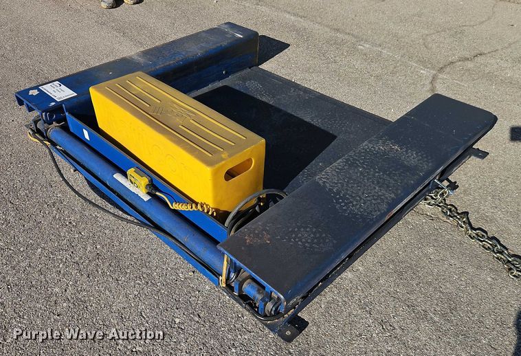 image for item EB8086 Vestil 2HLTG-4450 lift