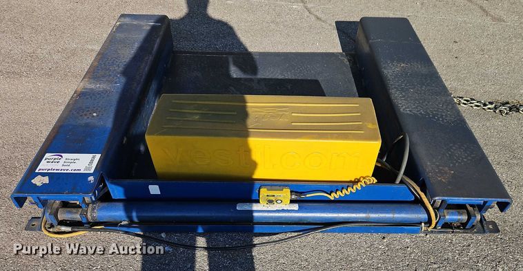 image for item EB8086 Vestil 2HLTG-4450 lift