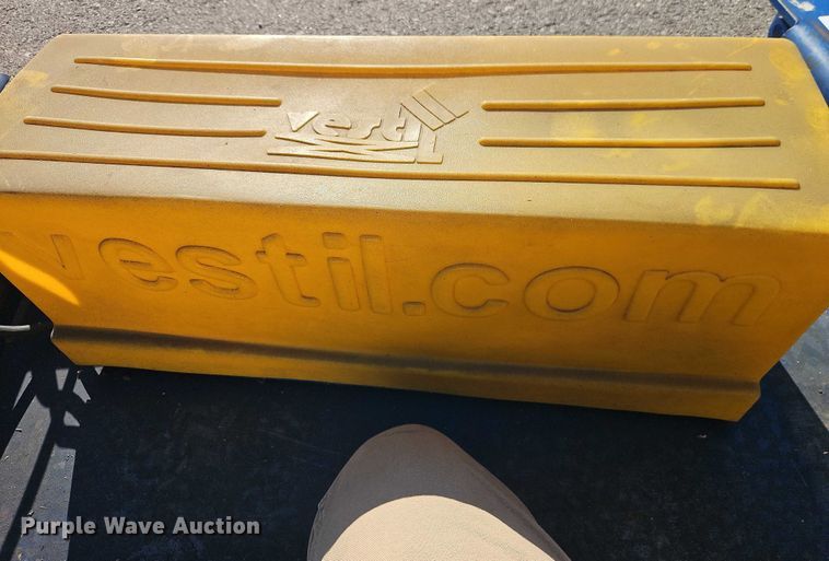 image for item EB8086 Vestil 2HLTG-4450 lift