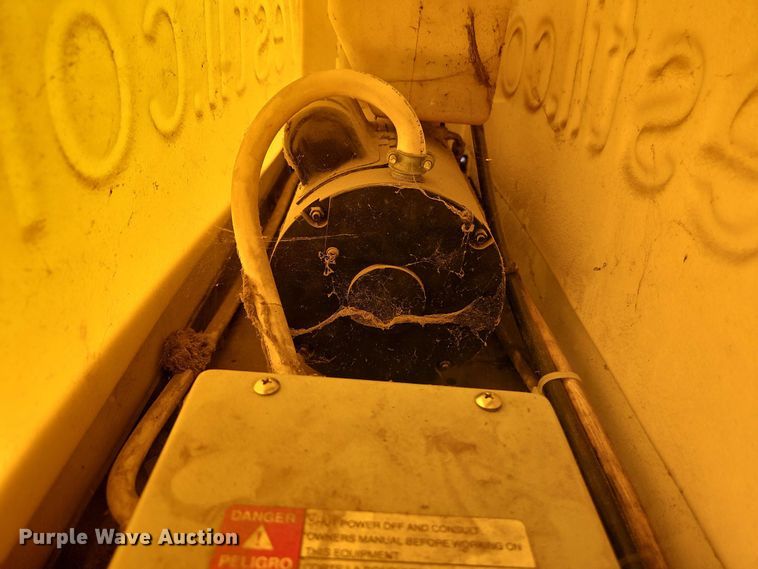 image for item EB8086 Vestil 2HLTG-4450 lift