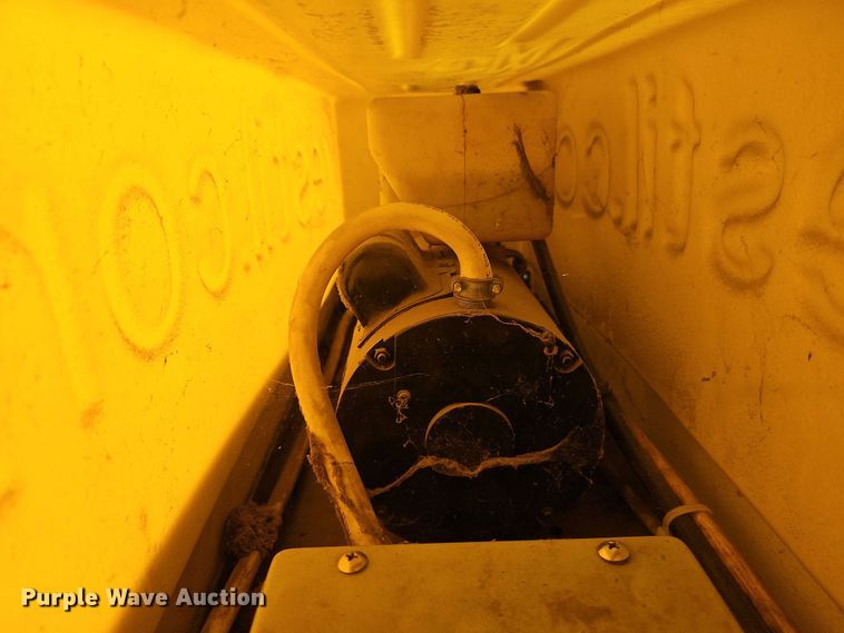 image for item EB8086 Vestil 2HLTG-4450 lift