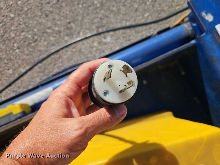 image for item EB8086 Vestil 2HLTG-4450 lift