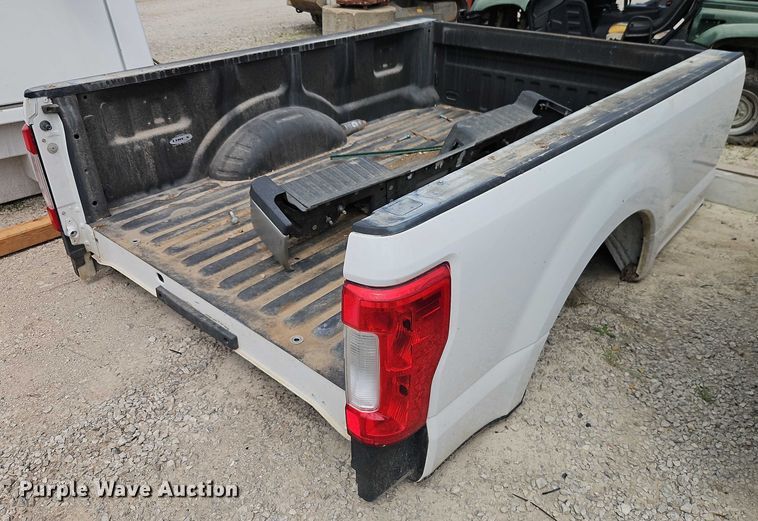 image for item EB8091 Pickup truck bed
