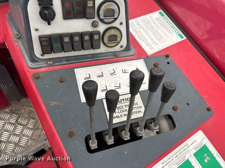 image for item EC3616 2016 Moffett M8 55.4 forklift