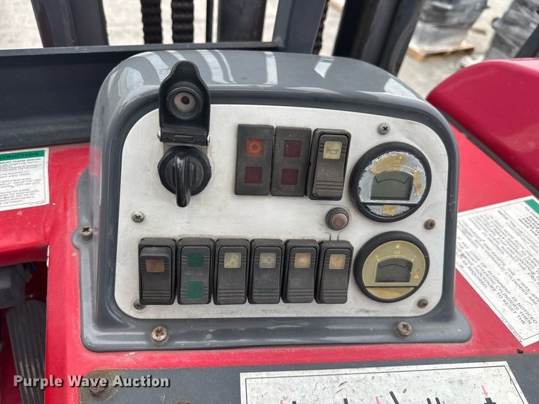 image for item EC3616 2016 Moffett M8 55.4 forklift