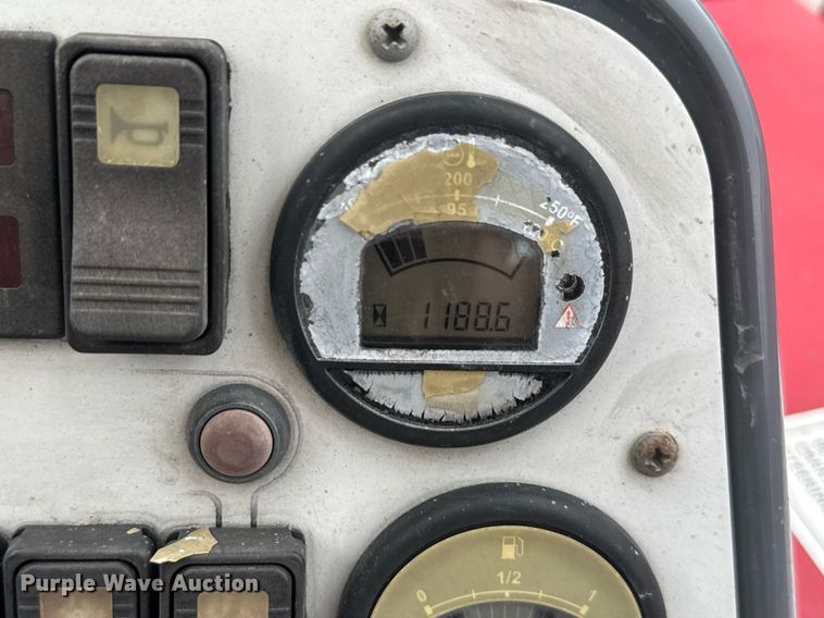 image for item EC3616 2016 Moffett M8 55.4 forklift