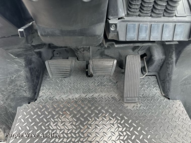 image for item EC3617 2017 UniCarriers PF50 forklift