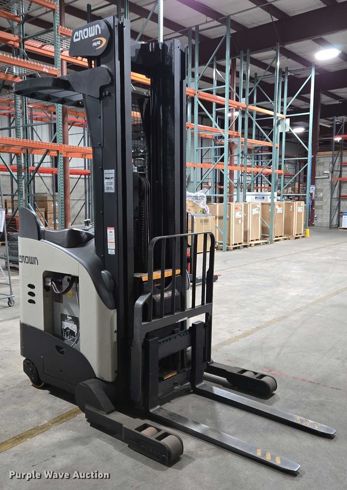 image for item EC4248 2015 Crown RR5725-35 reach truck