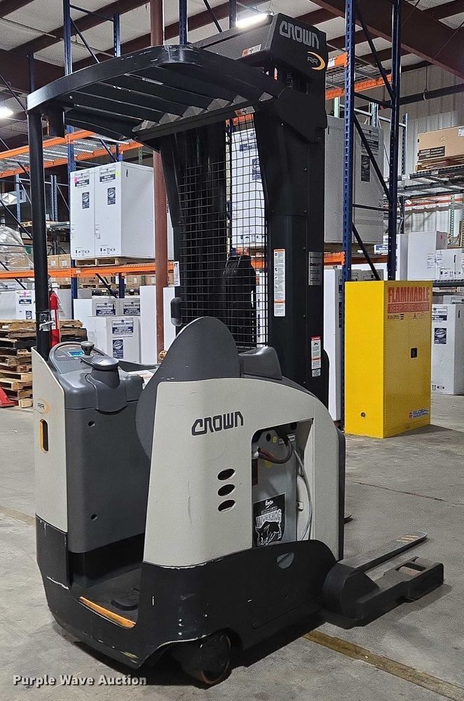 image for item EC4248 2015 Crown RR5725-35 reach truck