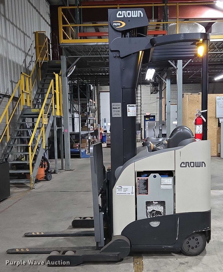 image for item EC4248 2015 Crown RR5725-35 reach truck