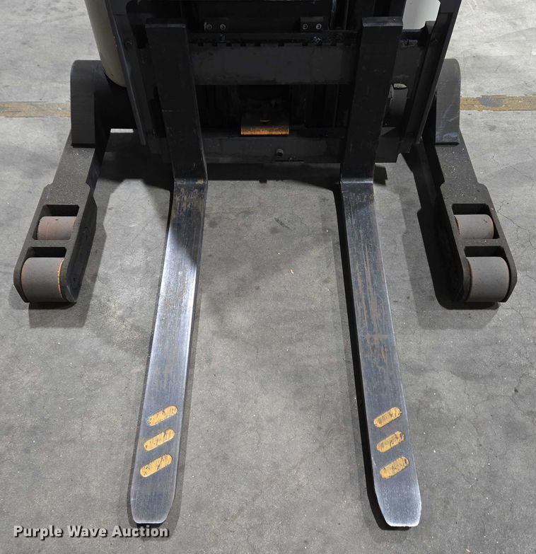 image for item EC4248 2015 Crown RR5725-35 reach truck