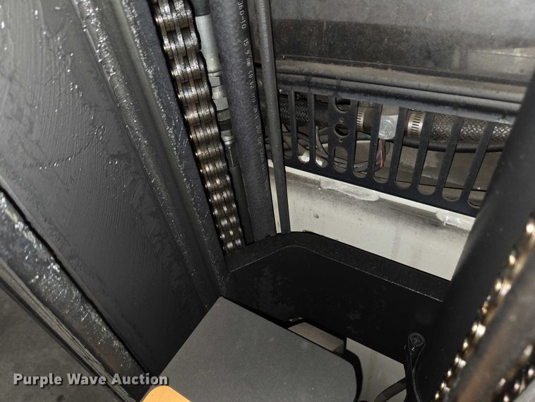 image for item EC4248 2015 Crown RR5725-35 reach truck