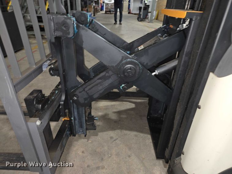 image for item EC4248 2015 Crown RR5725-35 reach truck