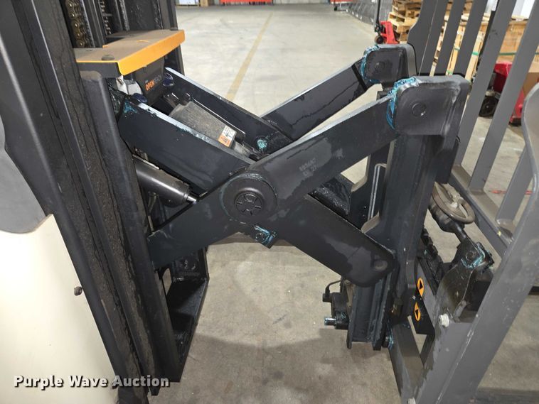 image for item EC4248 2015 Crown RR5725-35 reach truck