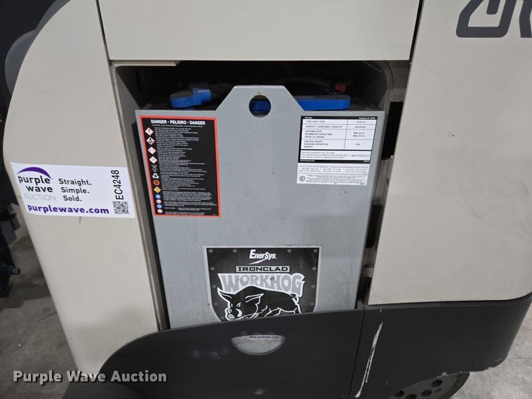 image for item EC4248 2015 Crown RR5725-35 reach truck