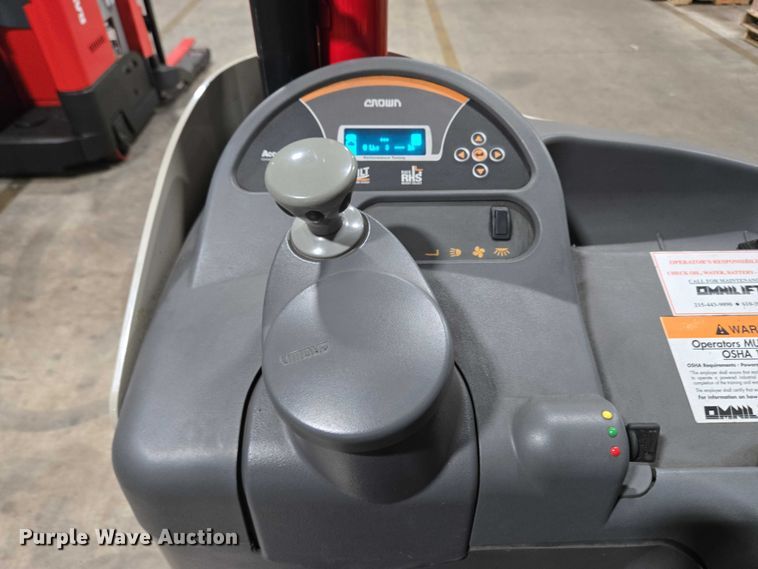 image for item EC4248 2015 Crown RR5725-35 reach truck
