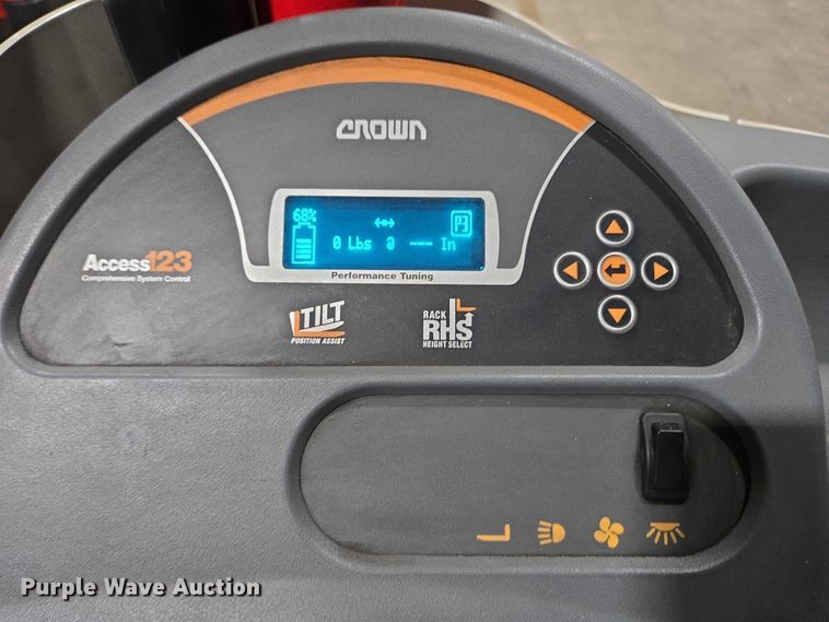 image for item EC4248 2015 Crown RR5725-35 reach truck