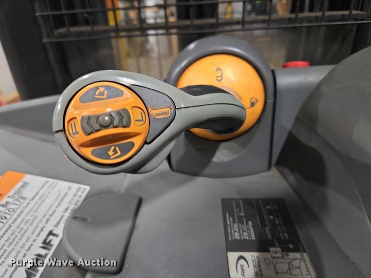 image for item EC4248 2015 Crown RR5725-35 reach truck