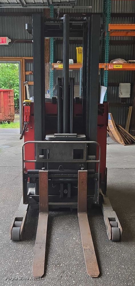 image for item EC4249 2006 Raymond EASI R30TT reach truck