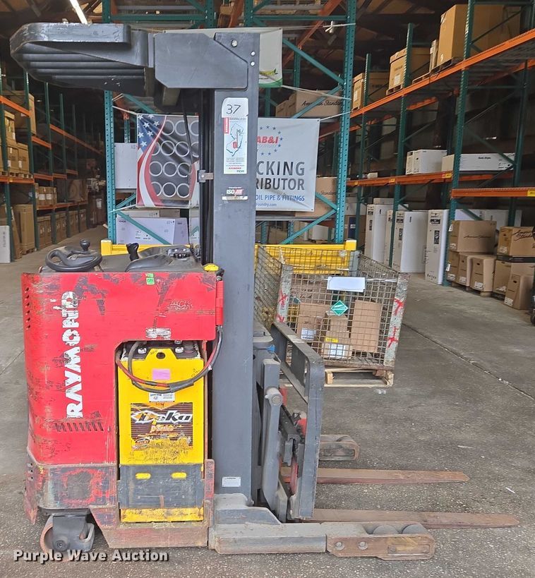 image for item EC4249 2006 Raymond EASI R30TT reach truck