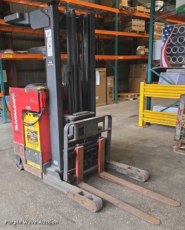 image for item EC4249 2006 Raymond EASI R30TT reach truck