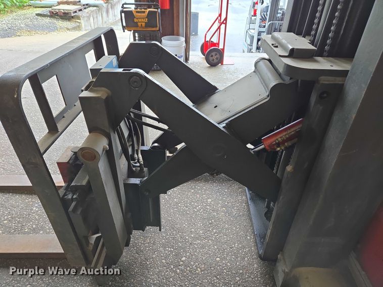 image for item EC4249 2006 Raymond EASI R30TT reach truck