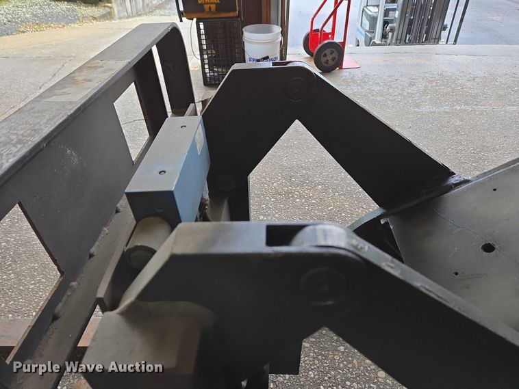 image for item EC4249 2006 Raymond EASI R30TT reach truck