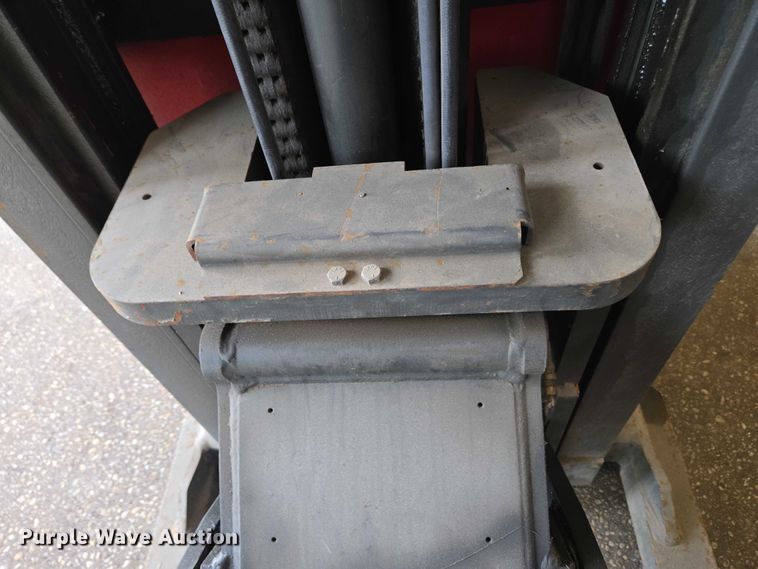 image for item EC4249 2006 Raymond EASI R30TT reach truck