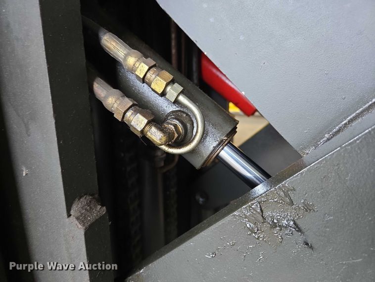 image for item EC4249 2006 Raymond EASI R30TT reach truck