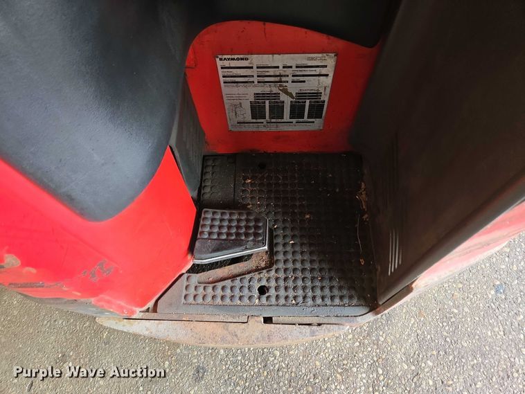 image for item EC4249 2006 Raymond EASI R30TT reach truck