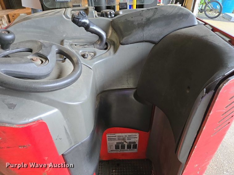 image for item EC4249 2006 Raymond EASI R30TT reach truck